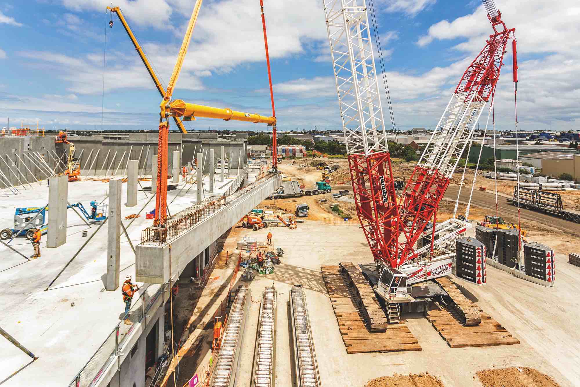 Premier Cranes & Rigging working on a key data centre project in Truganina, installing 95 tonne precast concrete beams using the LR1350/1’s superlift for enhanced lifting capacity. 