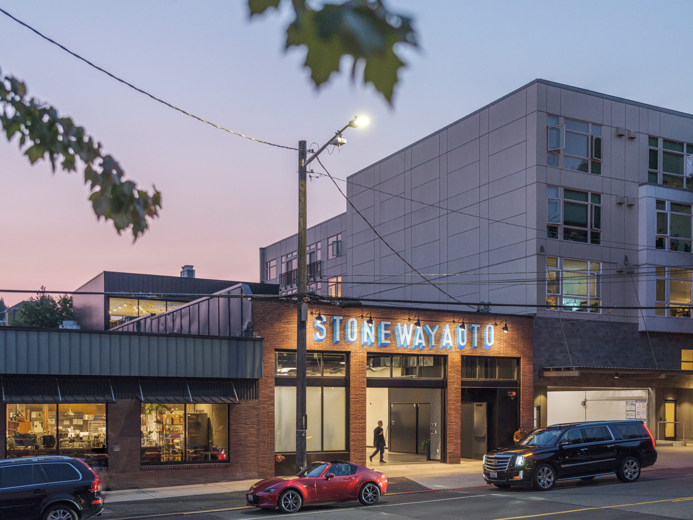 Stone Way Auto by Robert Hutchinson Architecture