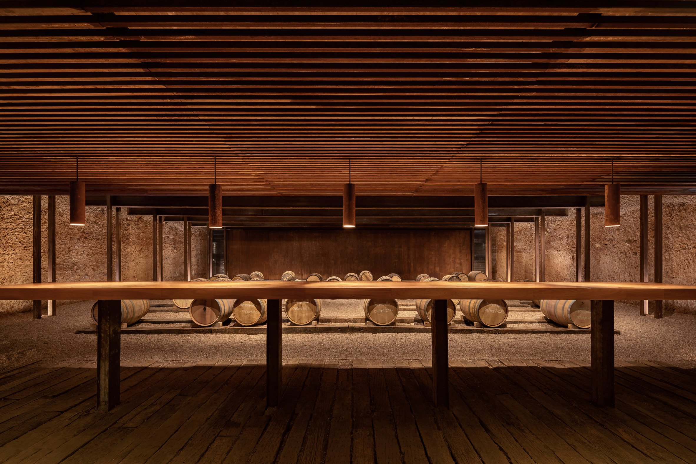 Long table with barrels