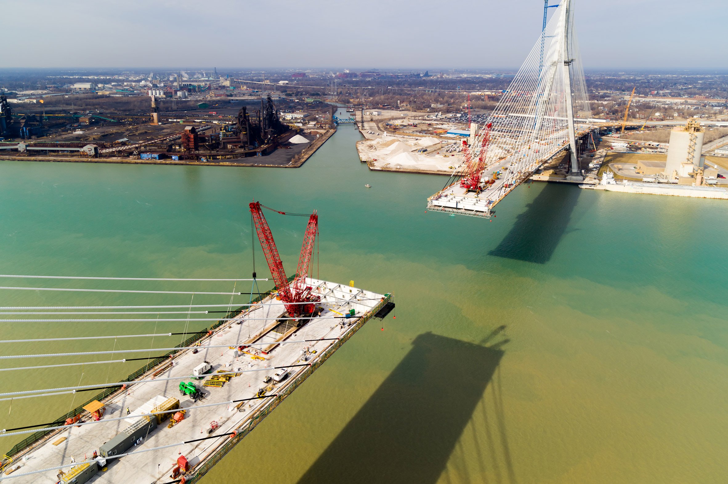Bridge between canada and Detroit