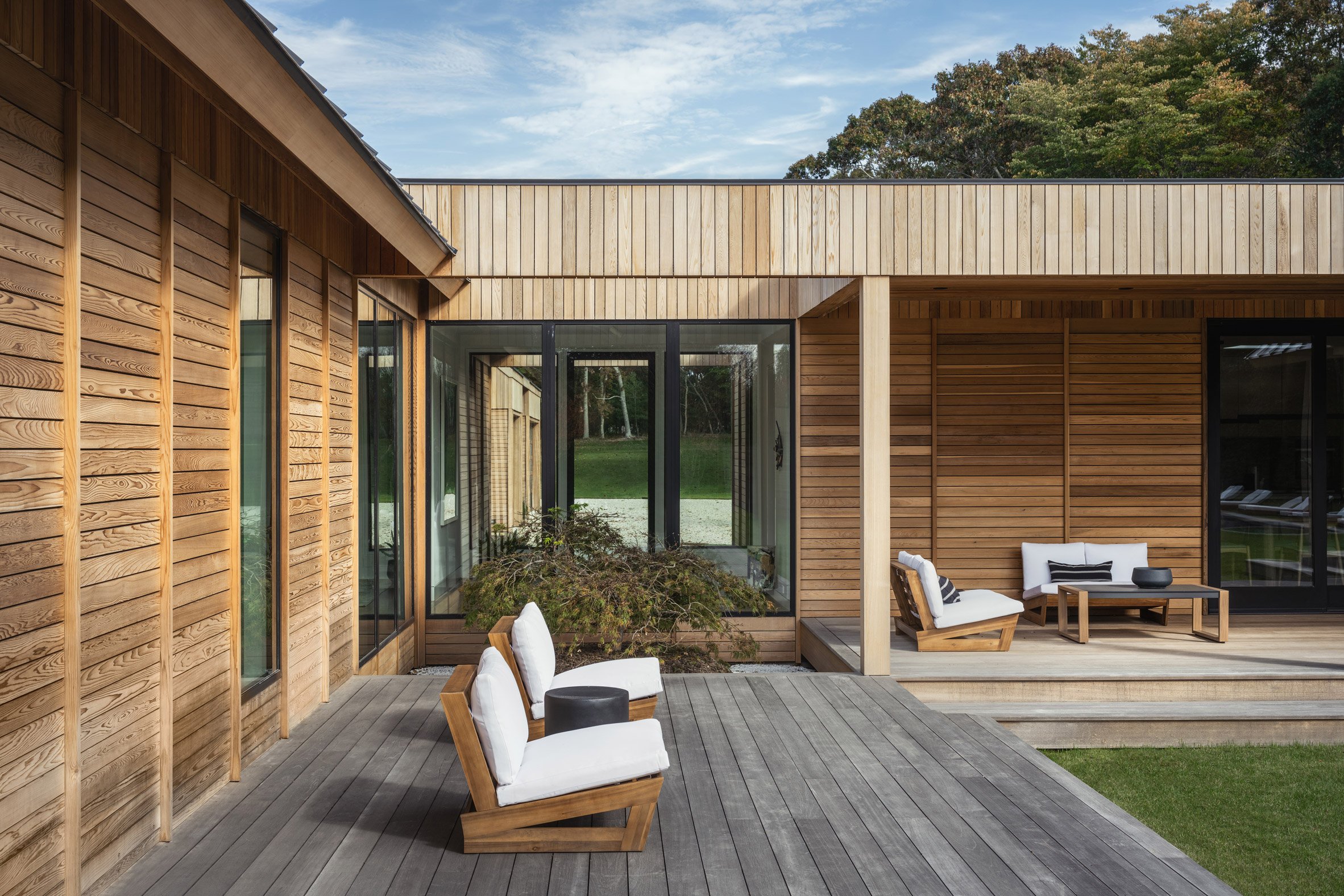 Montauk home porch by Oza Sabbeth