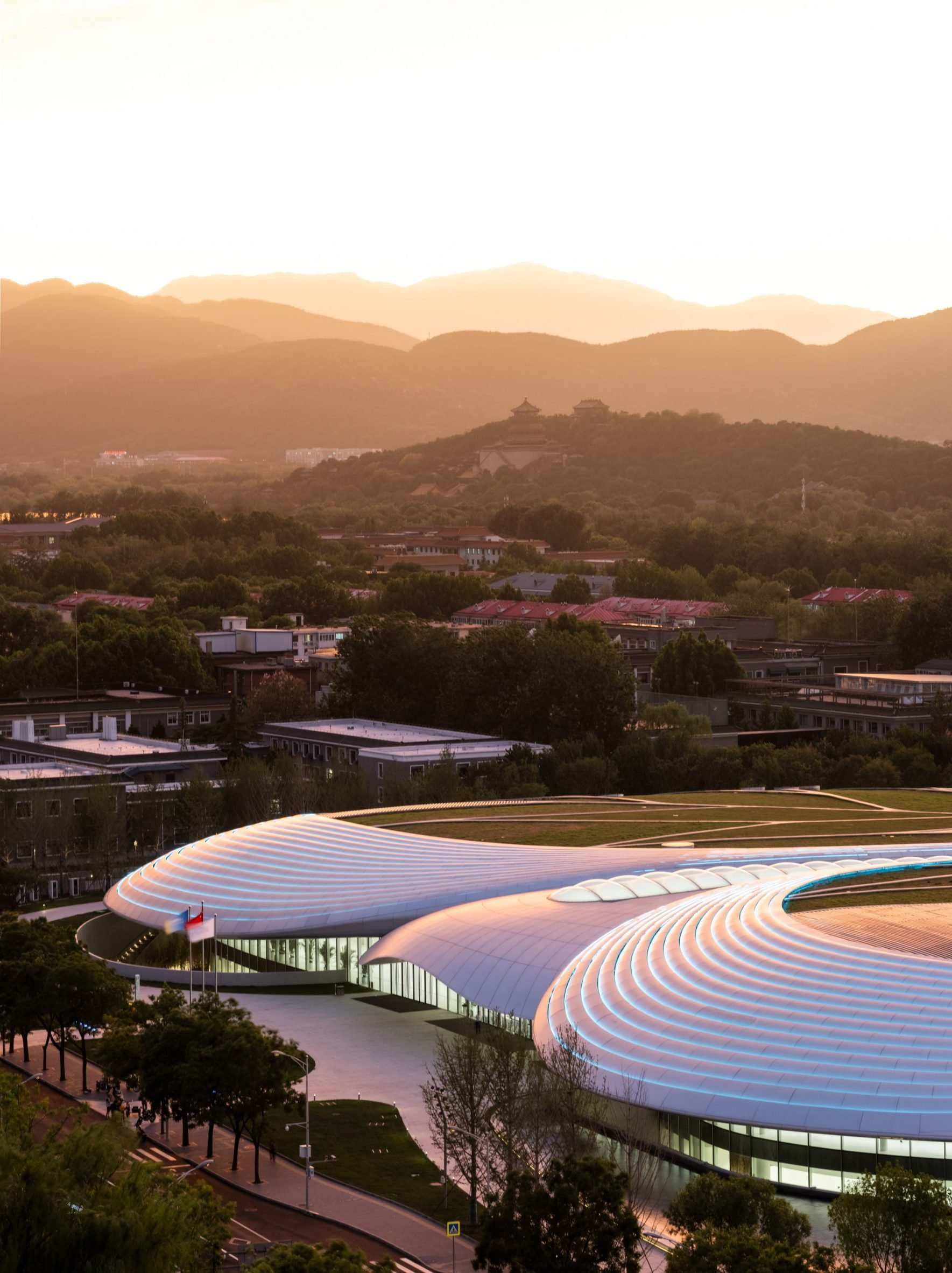 Conference centre with green roof in Beijing
