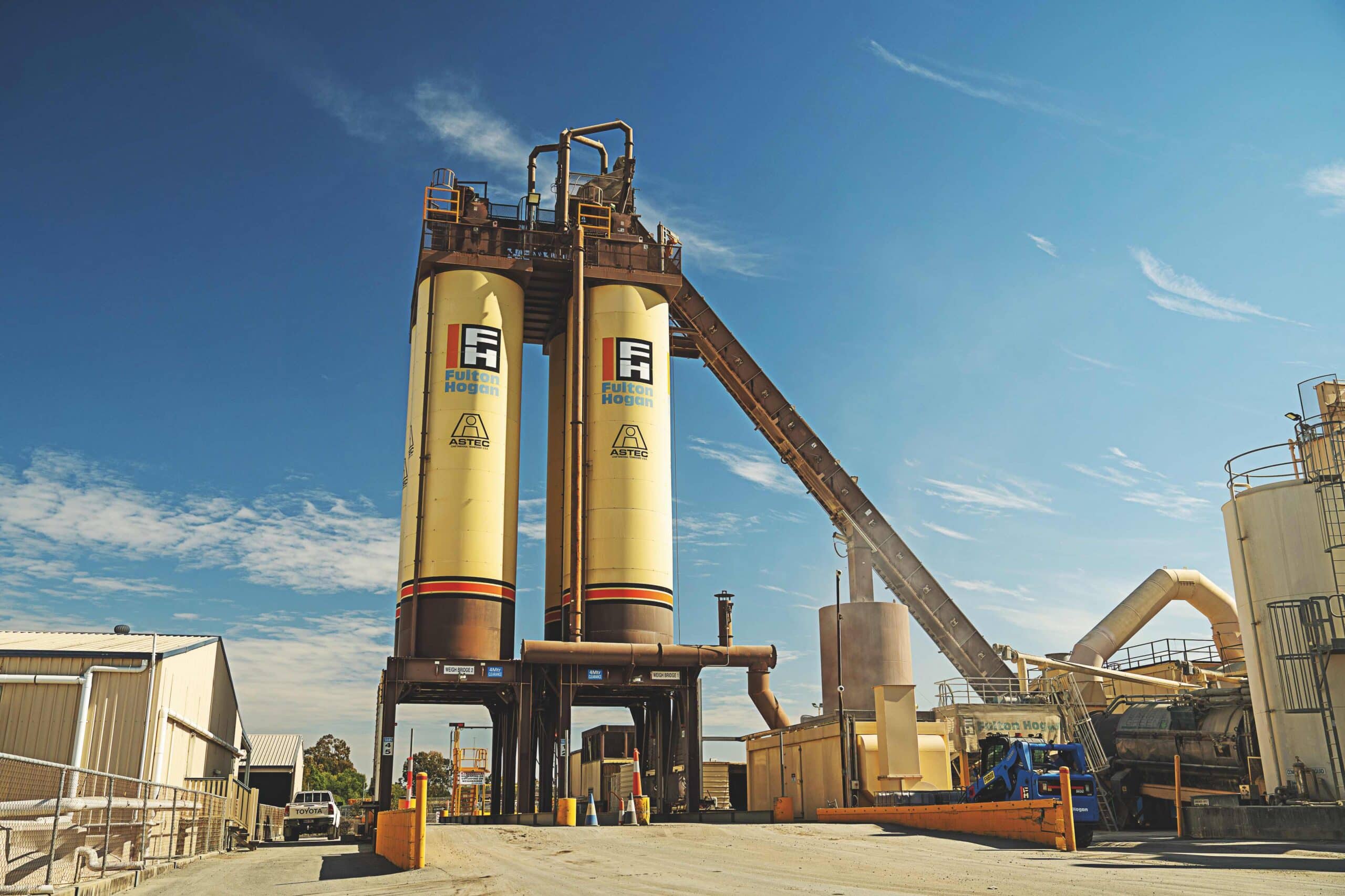 Fulton Hogan’s Ormeau facility is just one of a number of asphalt plants within the company that are making/have made the switch to natural gas.