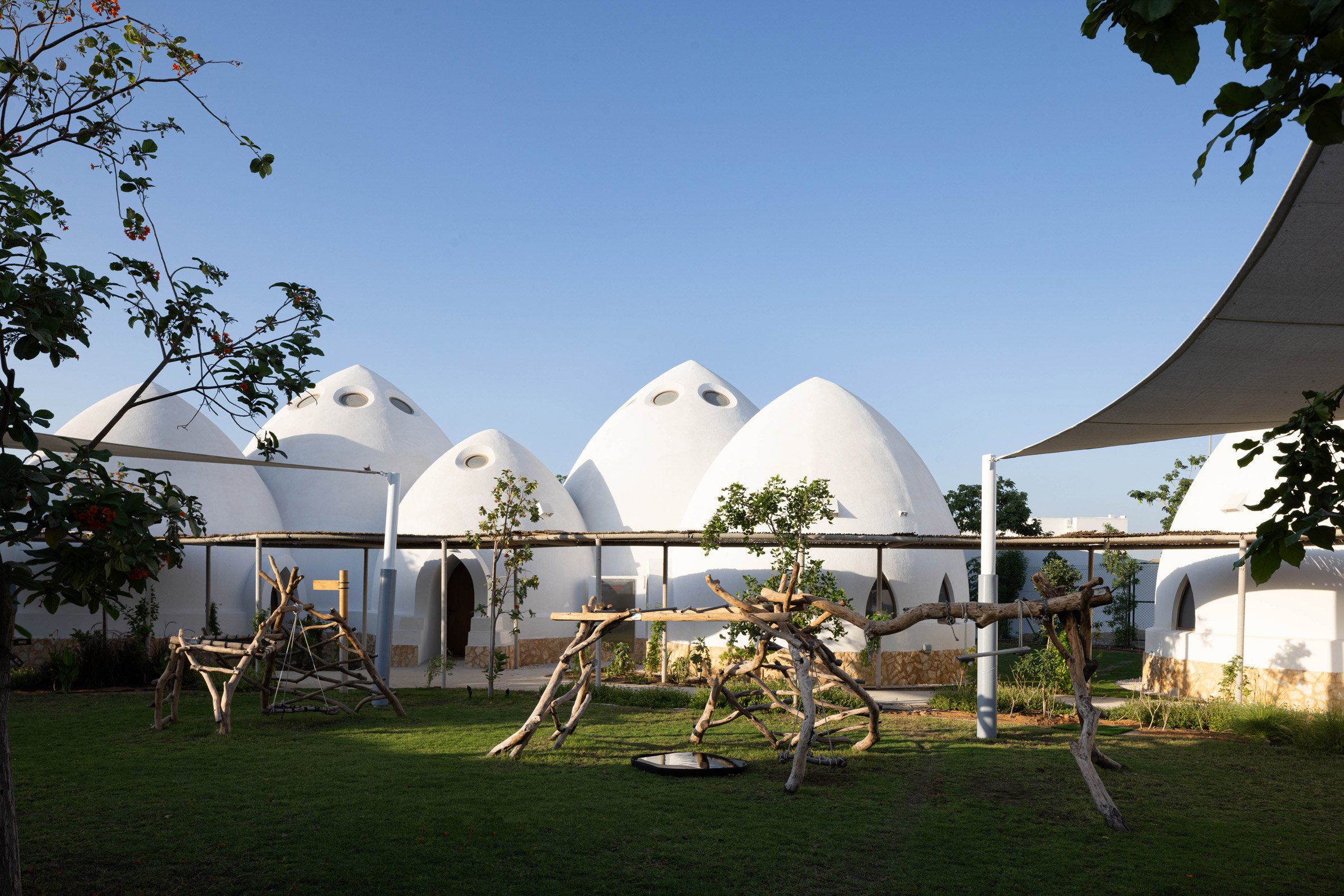Al Fanar School by Emkaan