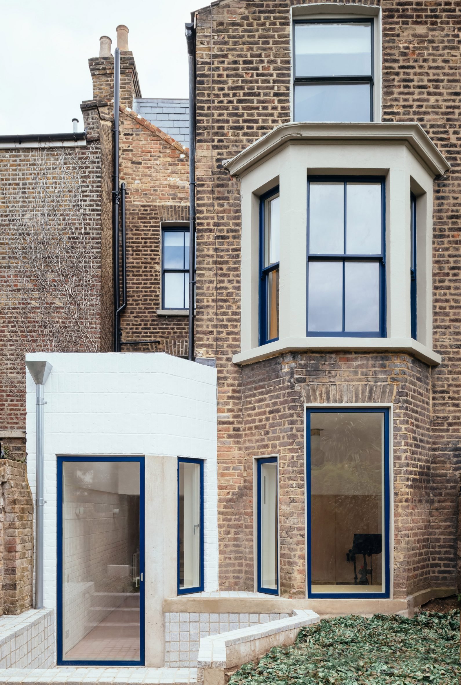 Bay window extension to Victorian terrace