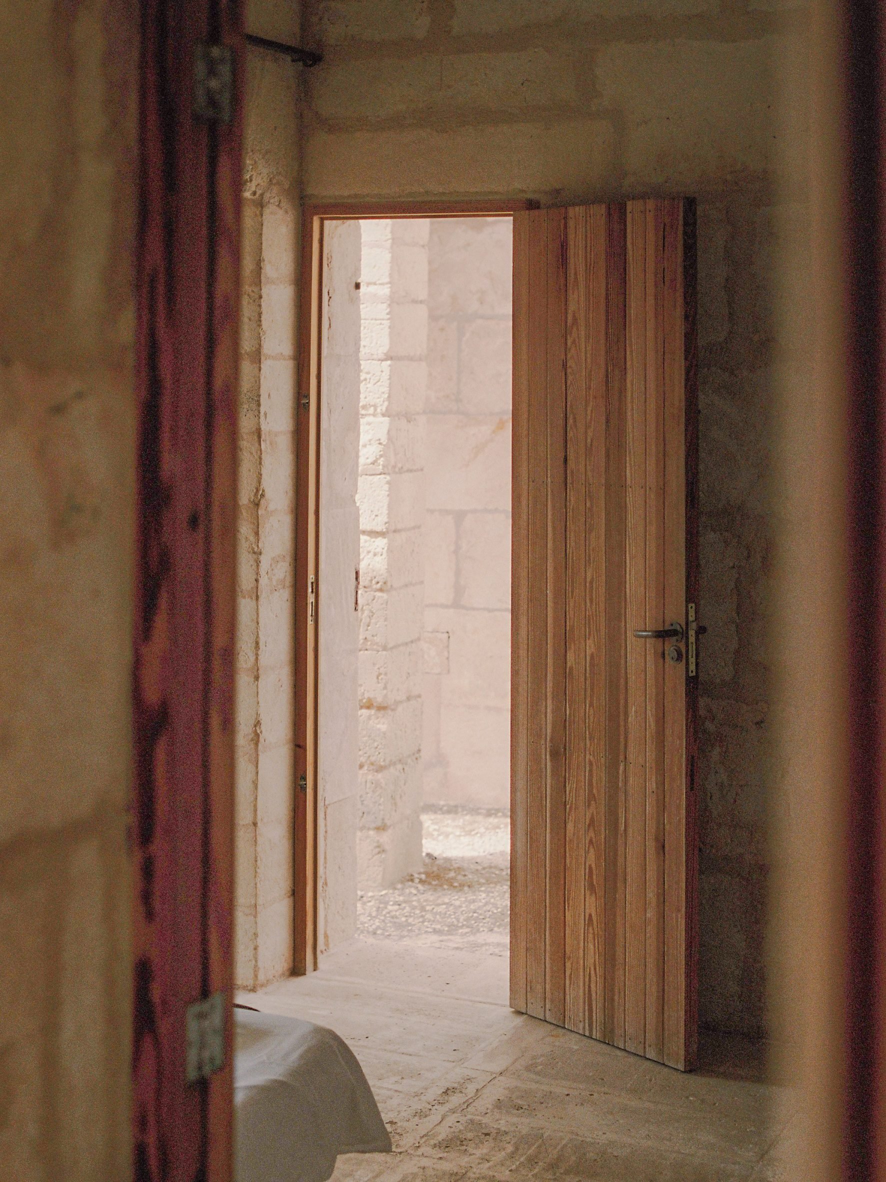 Doorway in Jørn Utzon's Can Lis photographed by Alex Dormon