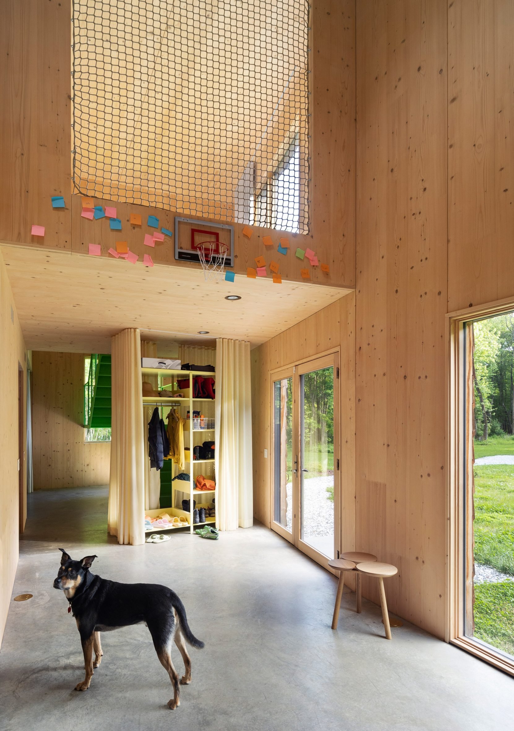 Netted wall in house in Hudson Valley by nArchitects