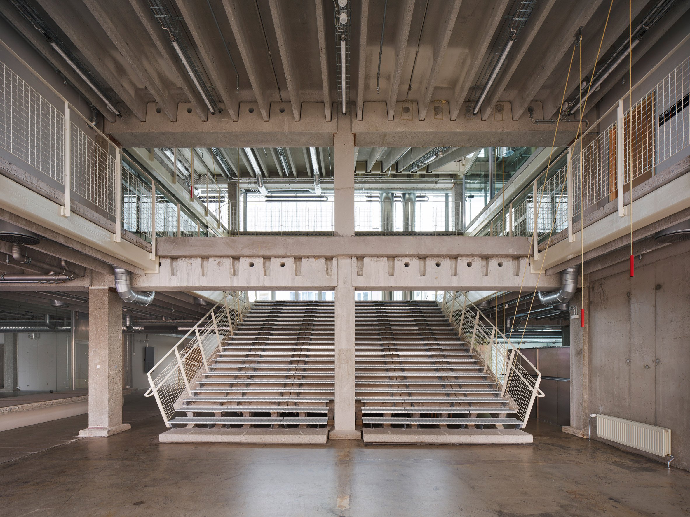 Concrete stairs inside Thoravej 29
