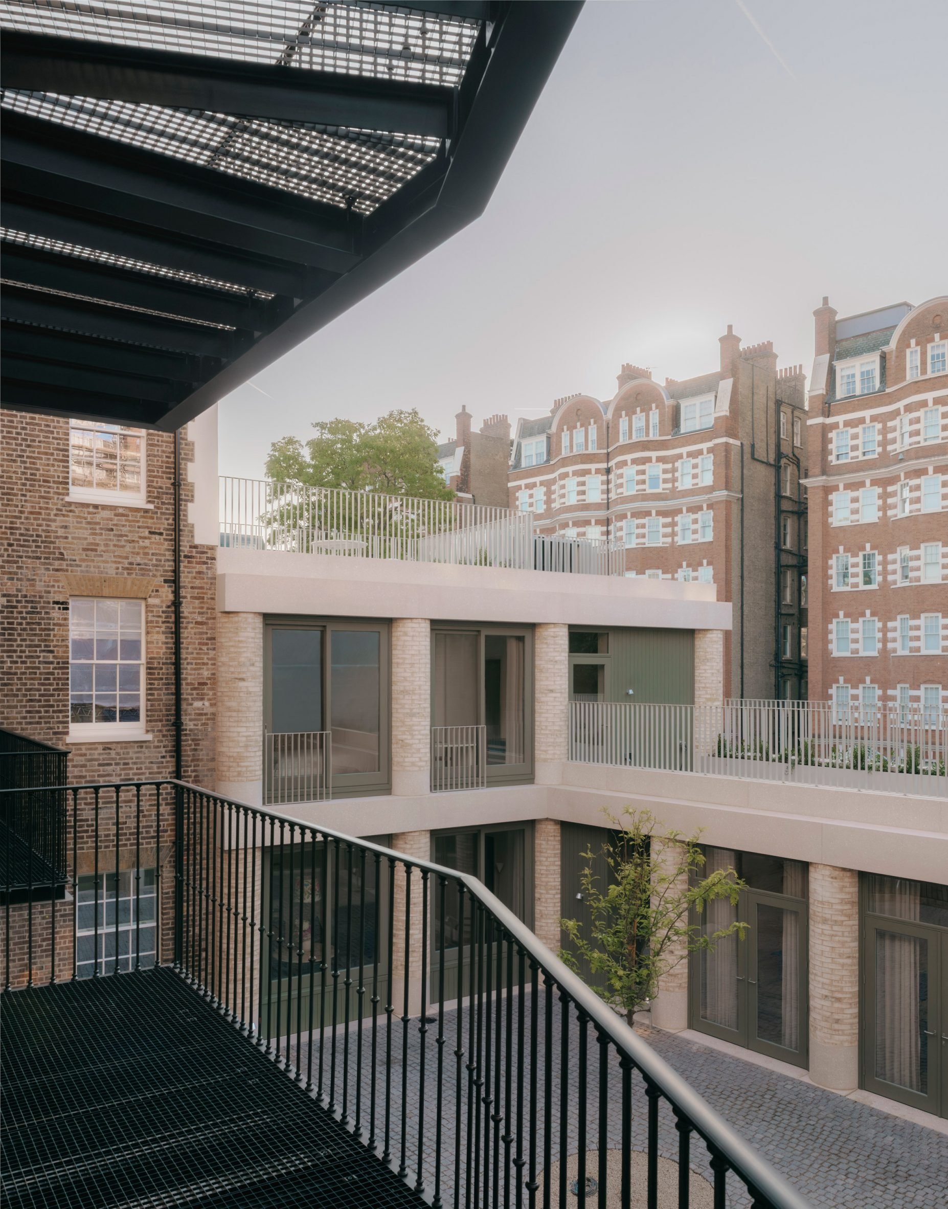 20 Newcourt Street courtyard by Wendover