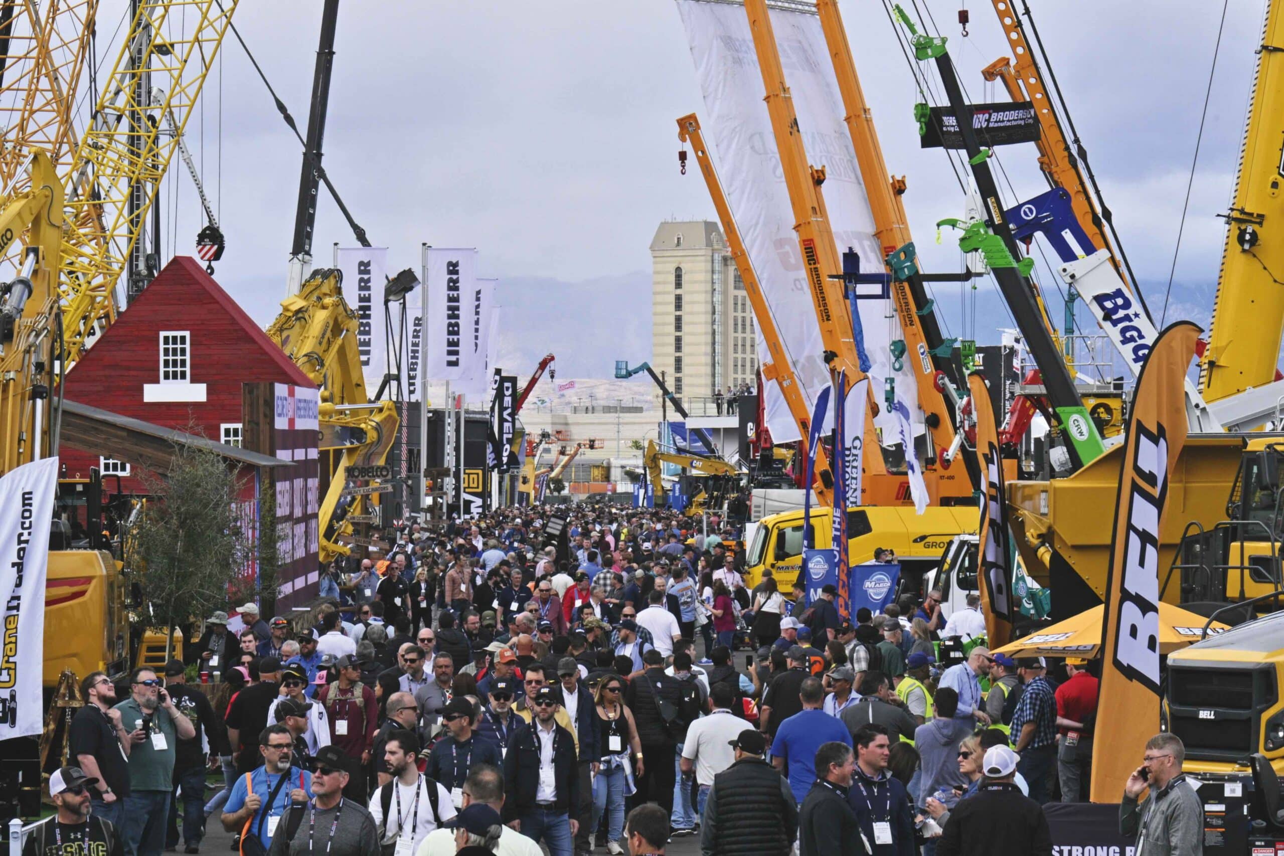 CONEXPO-CON/AG is North America’s largest construction trade show representing asphalt, aggregates, concrete, earthmoving, lifting, mining, utilities and more. Images: AEM.