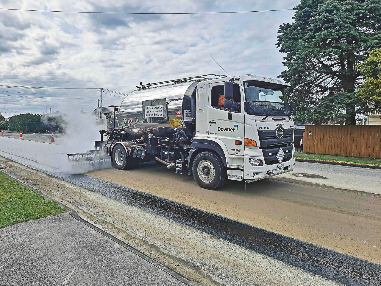 SRE’s telescopic spraying unit combines compactness with versatility, able to tackle a multitude of job types and scales. Images: SRE.