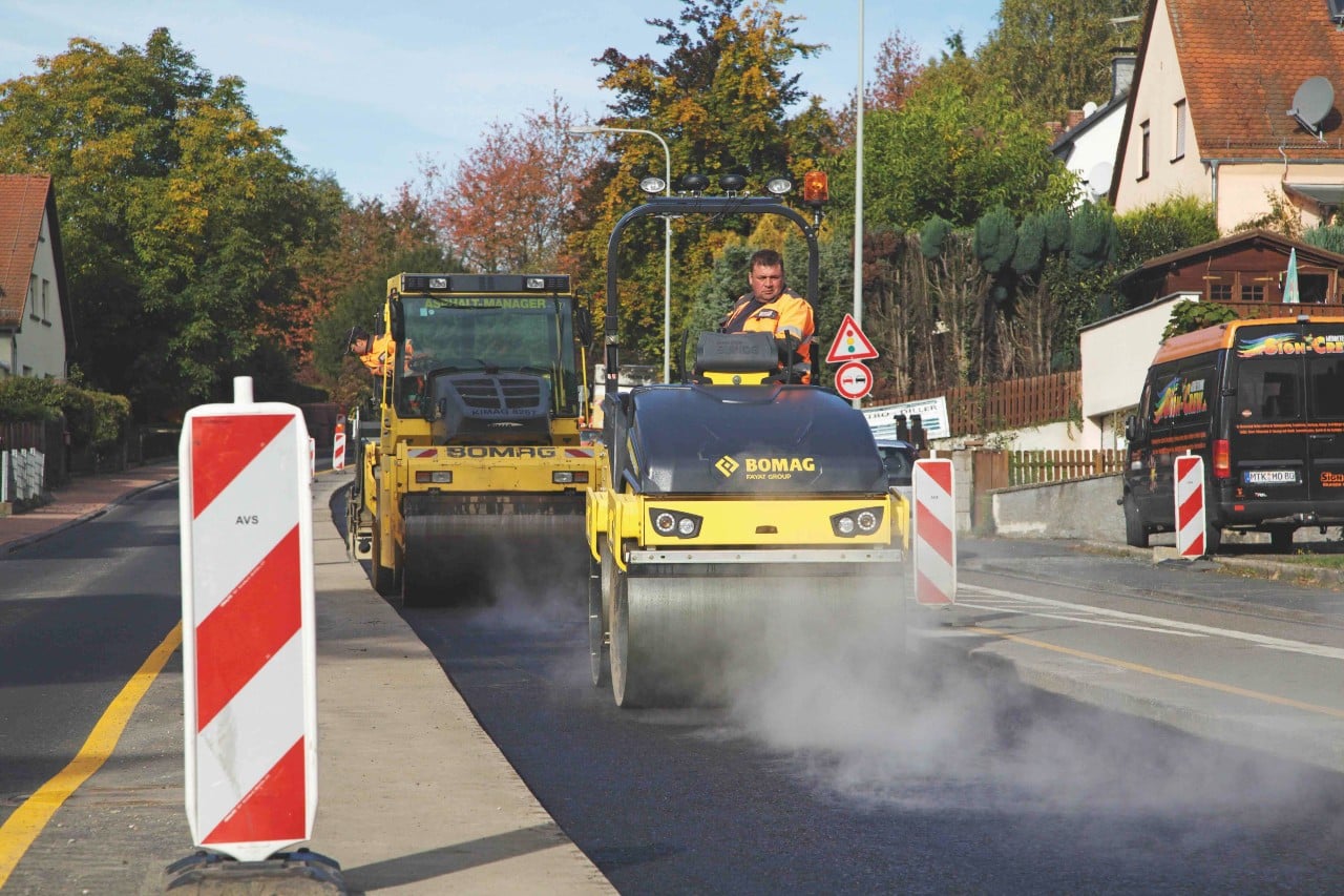 The light compaction range is useful for manoeuvring in tight spaces, alongside walls, or for making precise lateral movements.