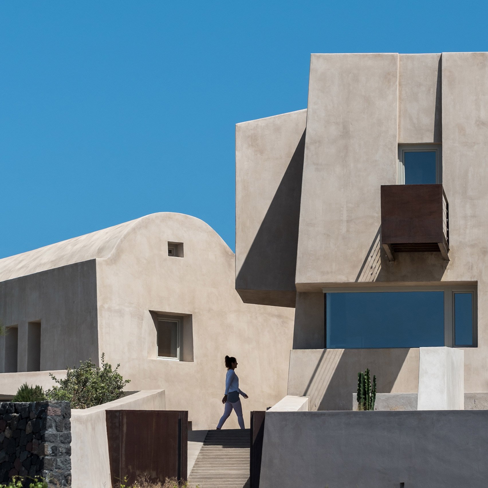 Home in Pyrgos by Kapsimalis Architects