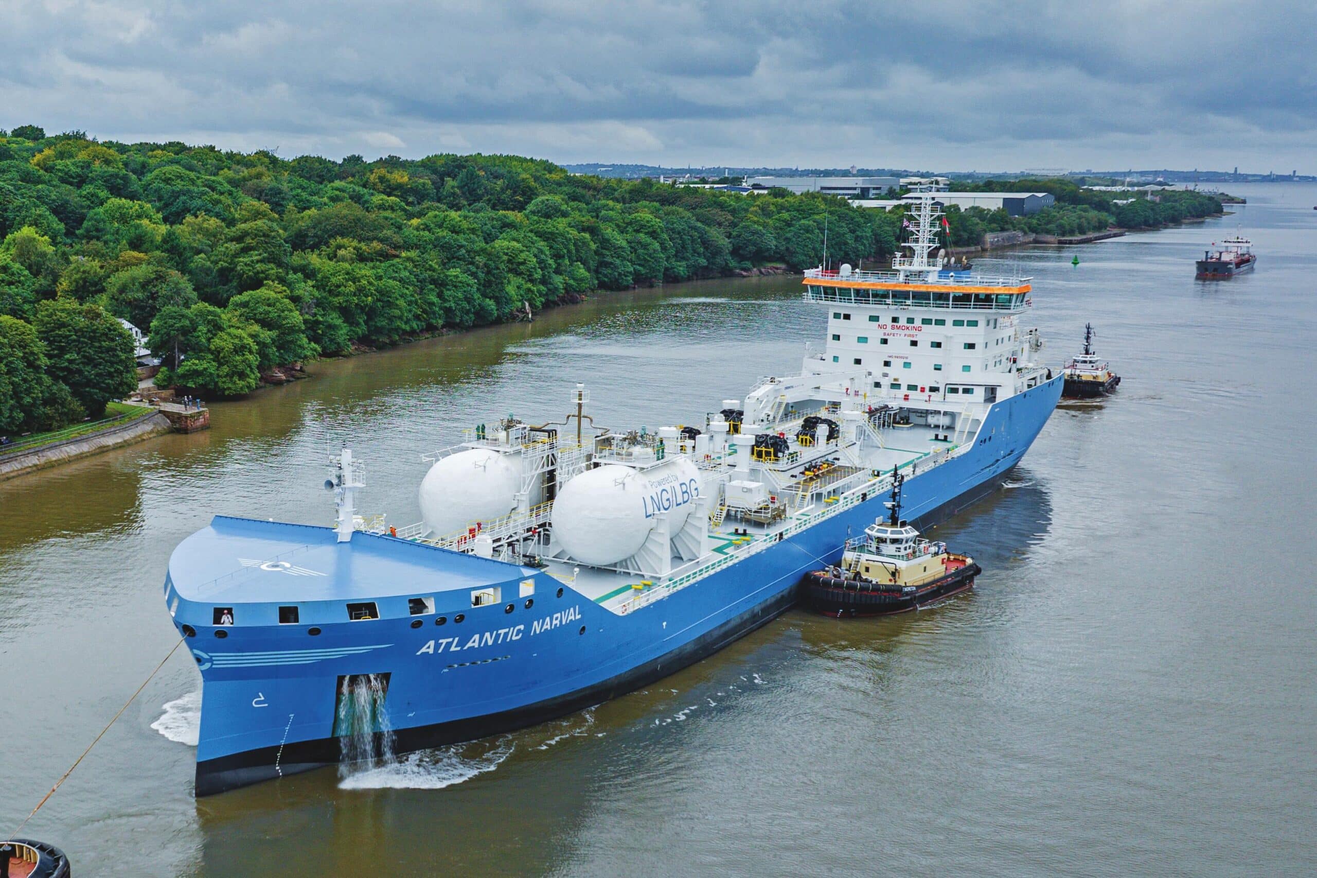 Each of COLAS’ subsidiaries are in constant communication, helping to refine and perfect its pavement solutions and methods. 